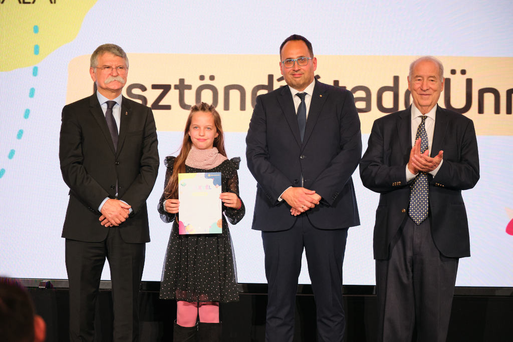 ösztöndíj_Erdélyi Barna